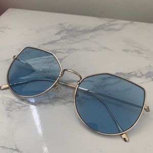 Illesteva Penelope cat eye sunglasses bluebird tint